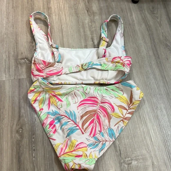 Flower printed swimsuit - Picture 2 of 2